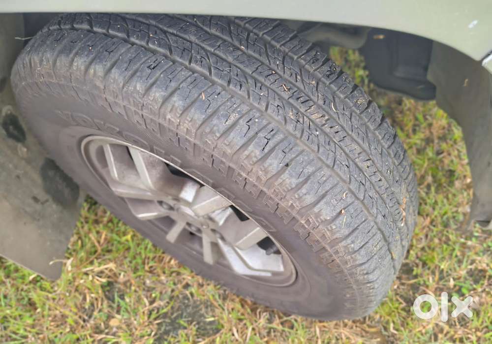 Mahindra Tuv 300 T8, 2015, Diesel