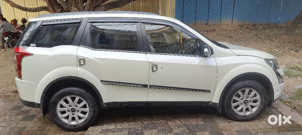 Mahindra Xuv500 2017 Diesel 35600 Km Driven