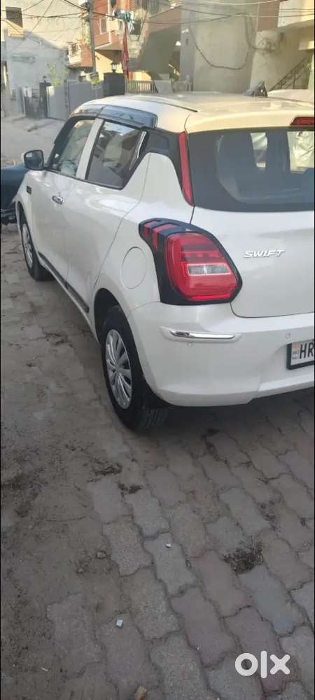 Maruti Swift Lxi 2023 . Convert Vxi