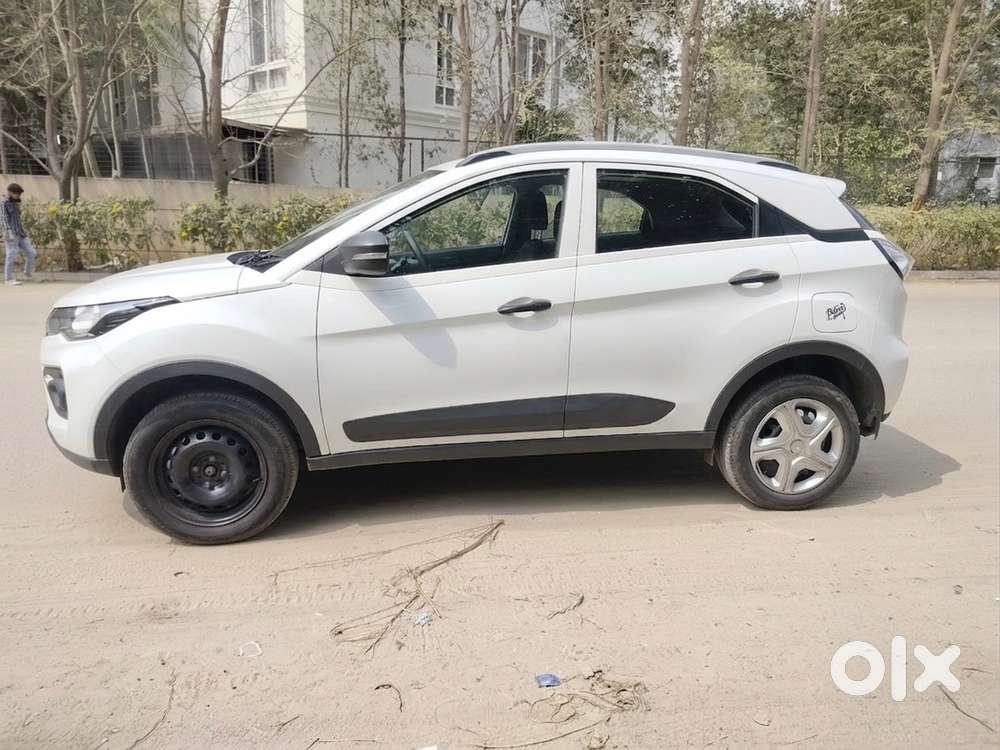 2023 Tata Nexon Xm S Petrol Manual