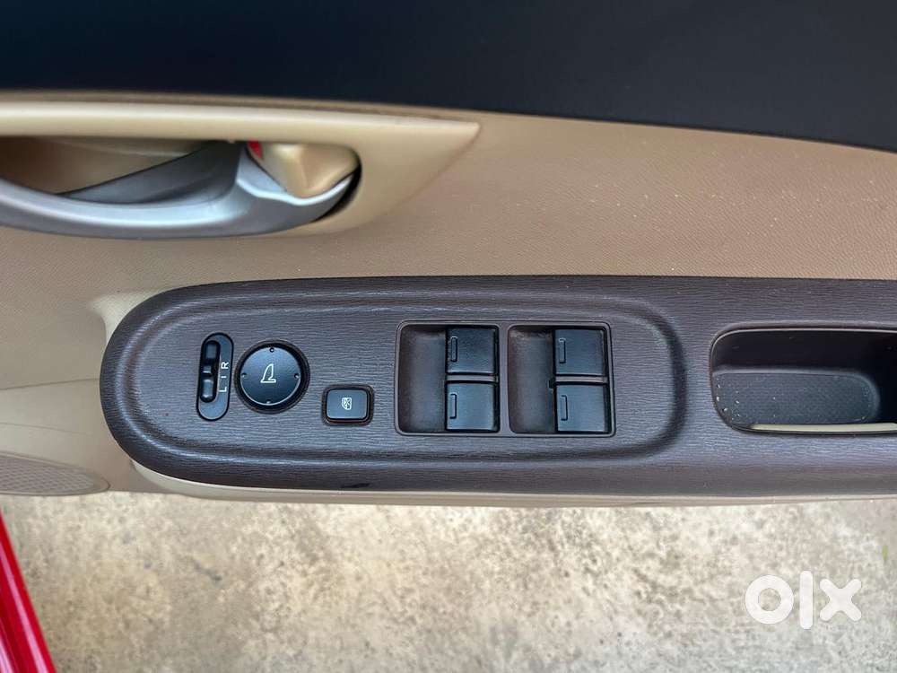 Honda Brio V Mt, 2013, Petrol