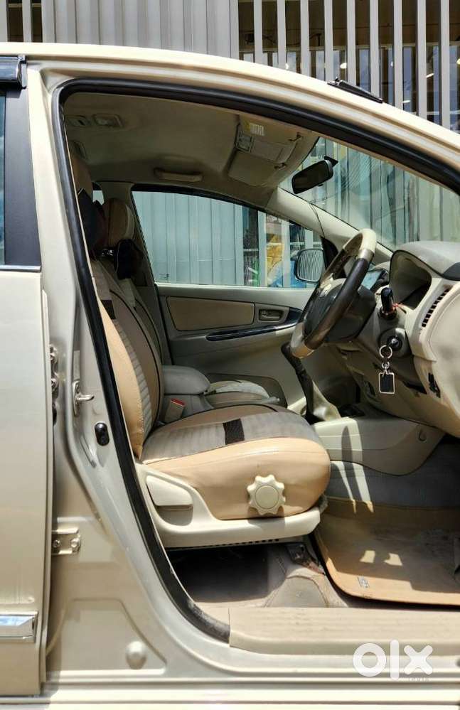Toyota Innova 2.5 G (diesel) 8 Seater, 2013, Diesel