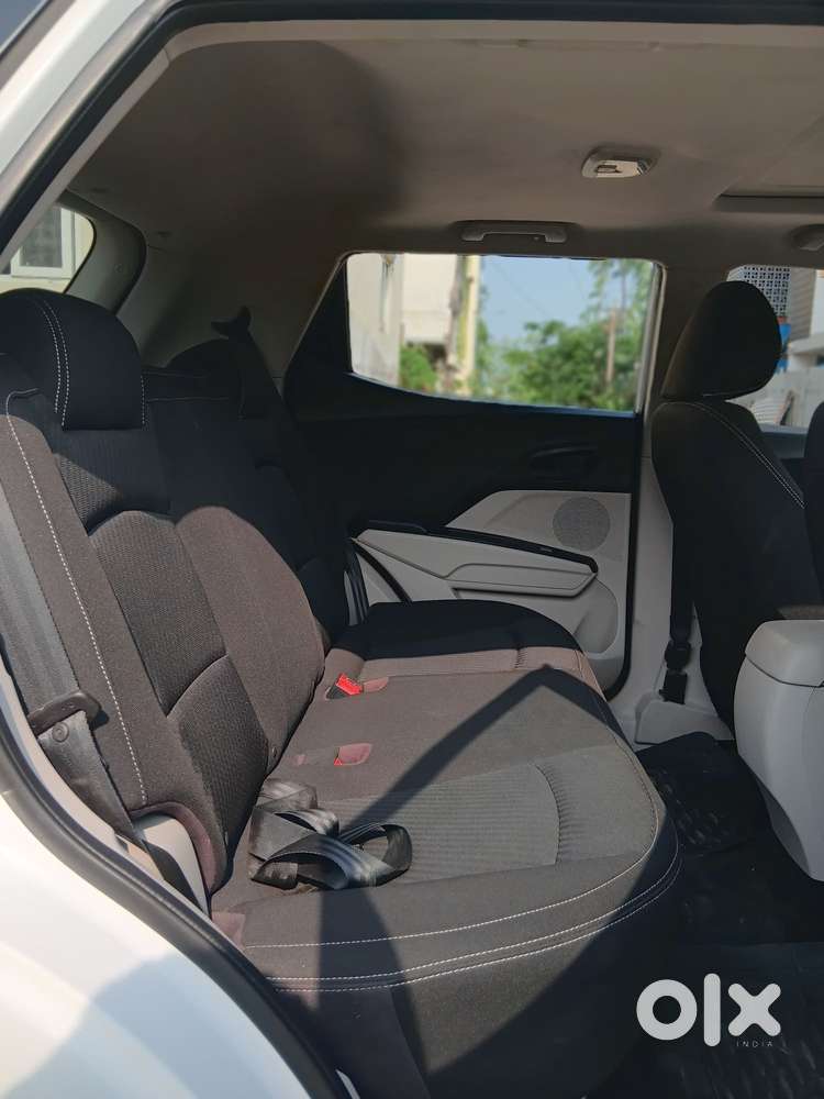 Mahindra Xuv300 W4, 2024, Petrol