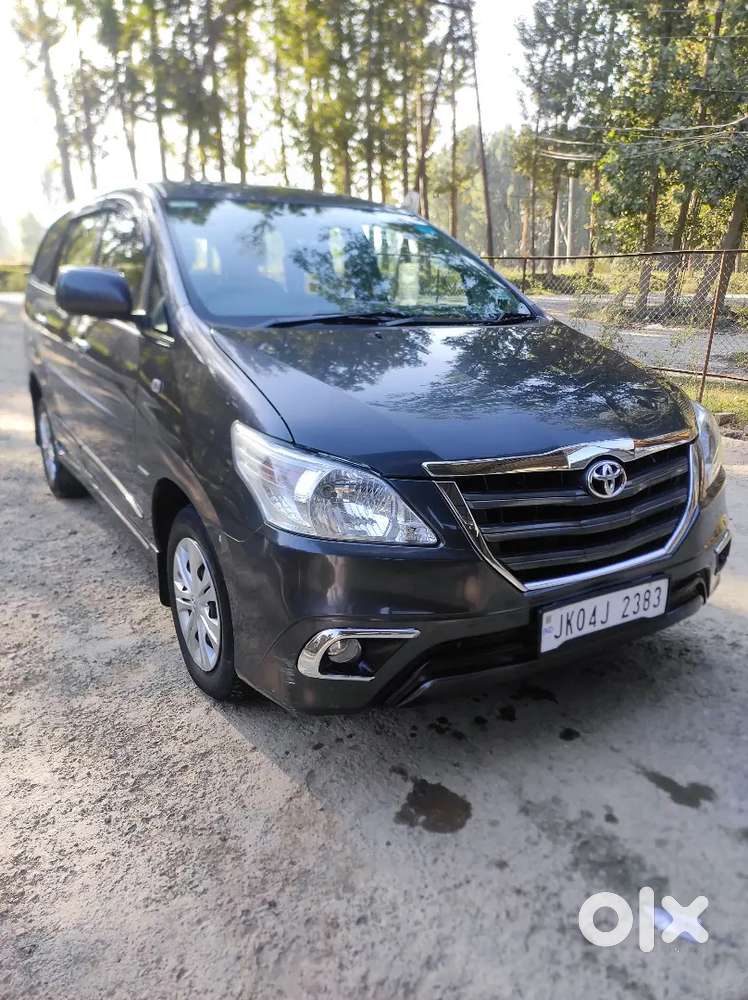 Toyota Innova 2015