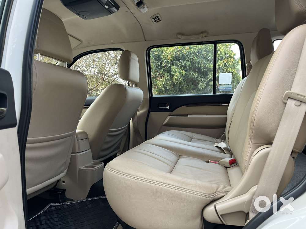 Ford Endeavour 3.2 Titanium At 4x4, 2014, Diesel