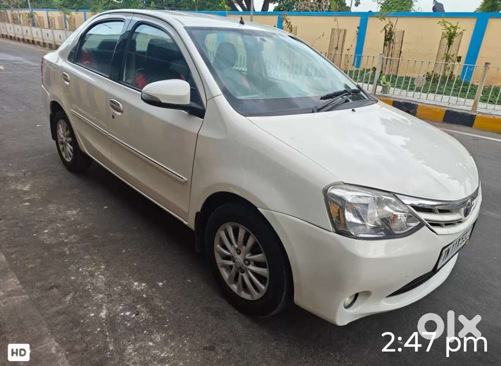 Toyota Etios 1.5 V, 2013, Petrol