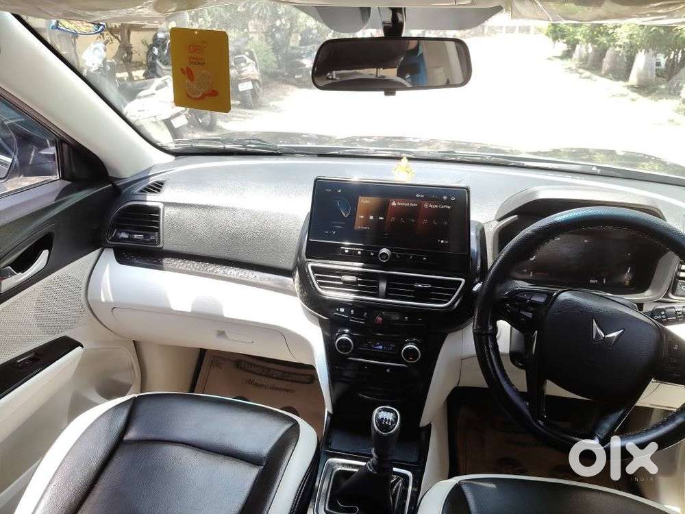 Mahindra Xuv 3xo Ax5 Ds Mt, 2024, Petrol