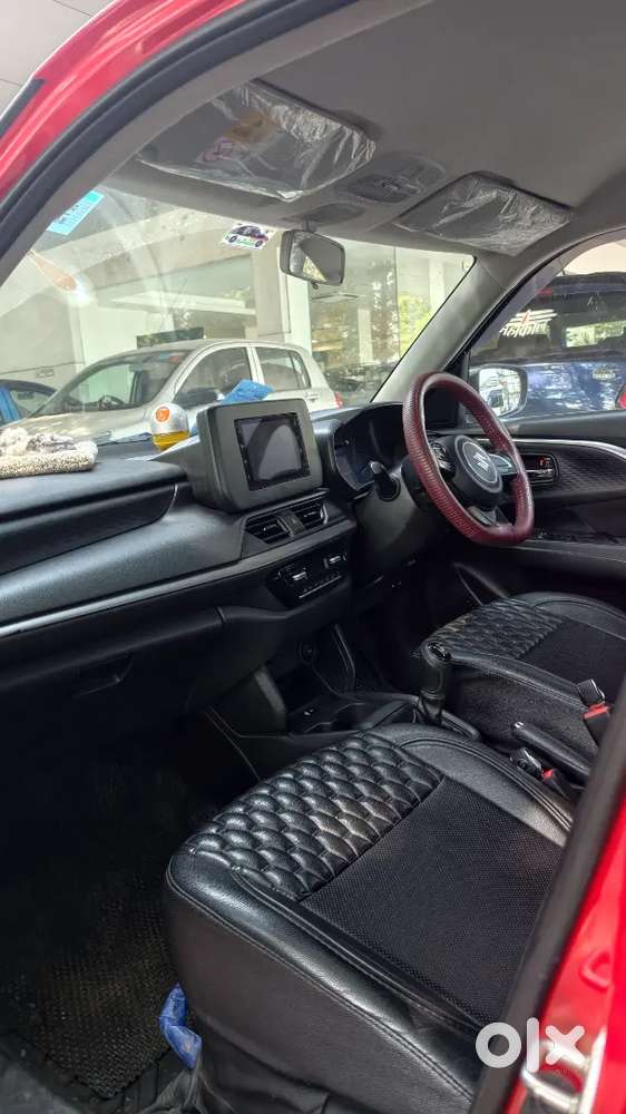 Maruti Suzuki Swift Amt 2025