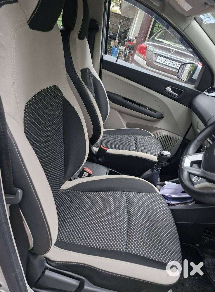Renault Triber Rxz, 2019, Petrol