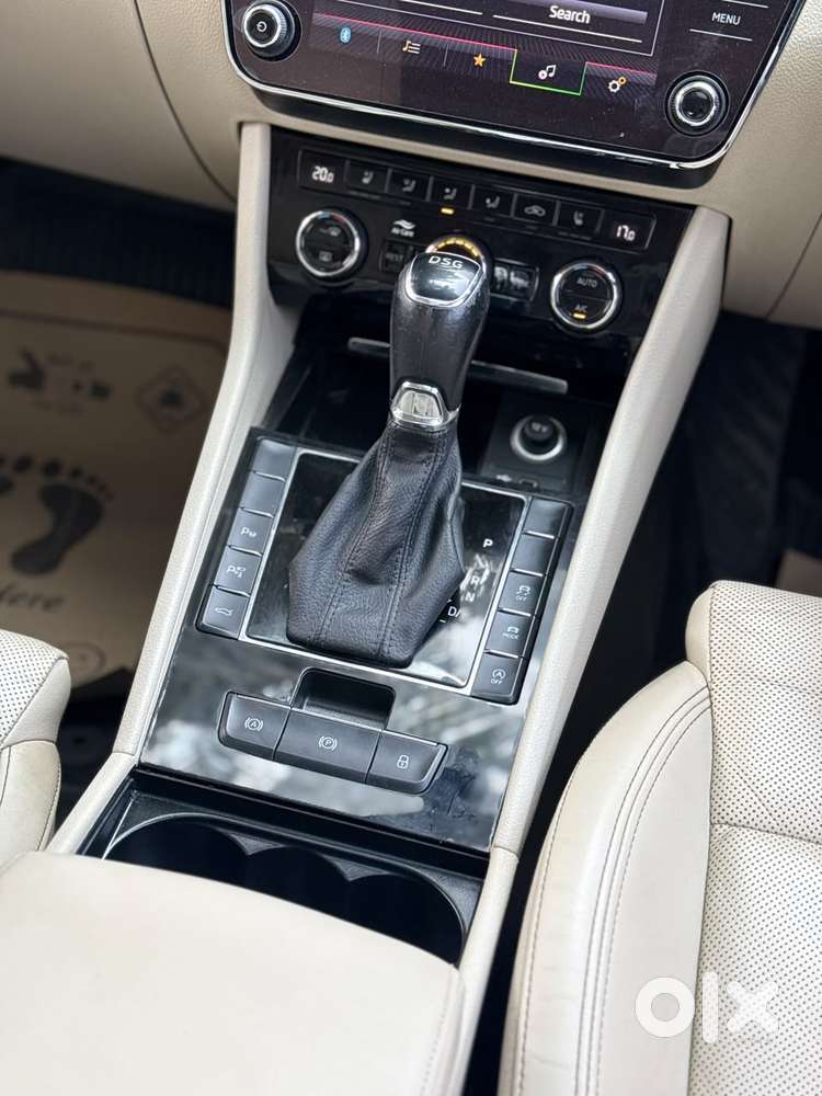 Skoda Superb 2.0 L&k Tsi At, 2022, Petrol