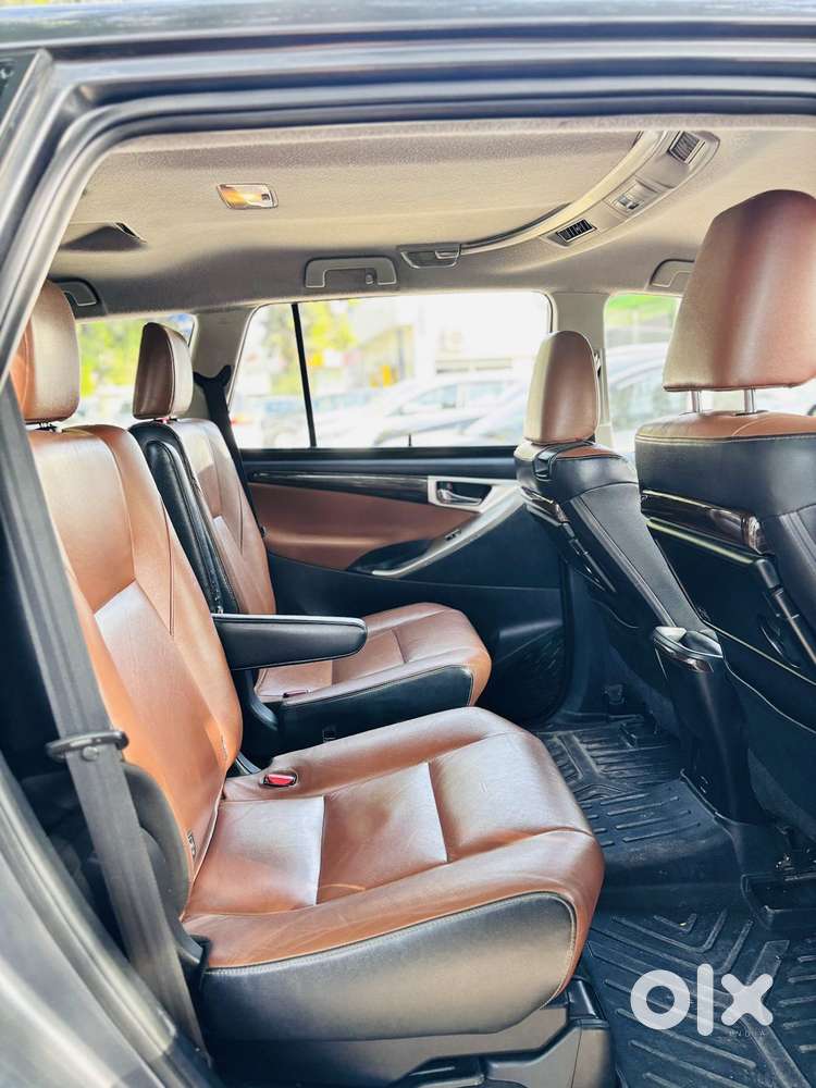 Toyota Innova Crysta 2.8 Zx At, 2016, Diesel
