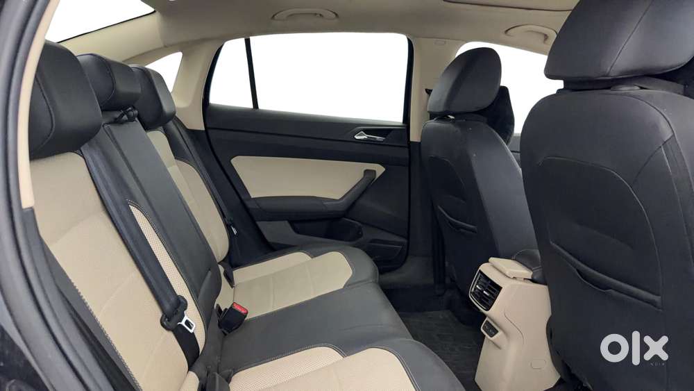 Skoda Slavia Style 1.0l Tsi Mt, 2023, Petrol