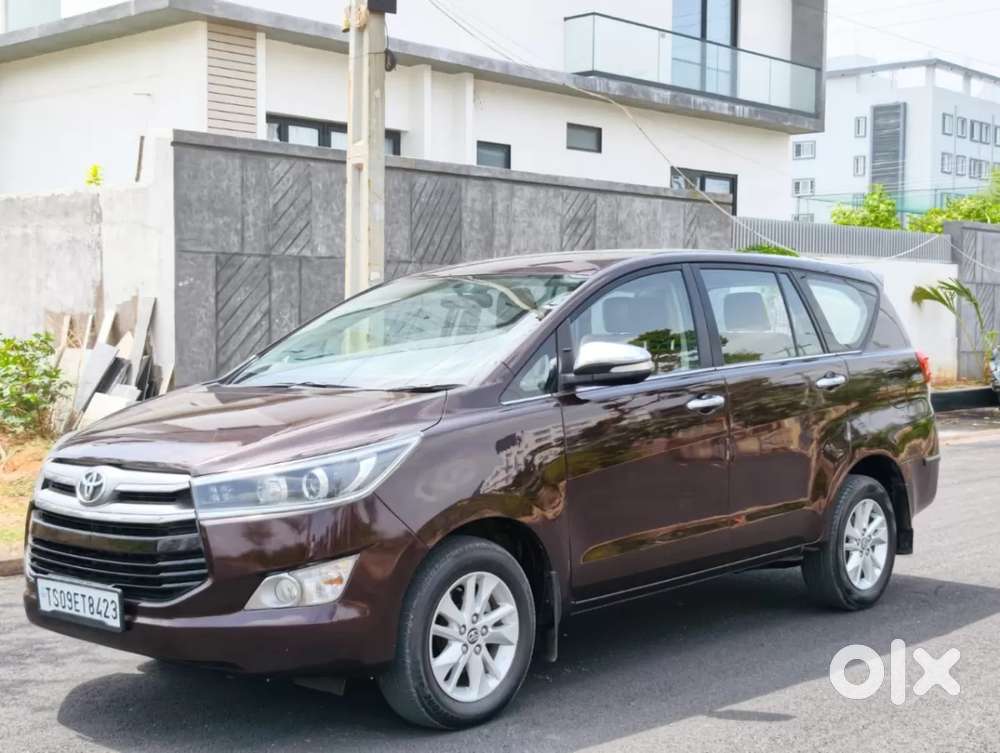 Toyota Innova Crysta 2.8 Zx At 7 Seater, 2017, Diesel