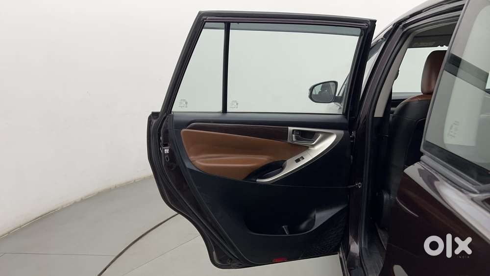 Toyota Innova Crysta 2.8 Gx At 8s, 2018, Diesel