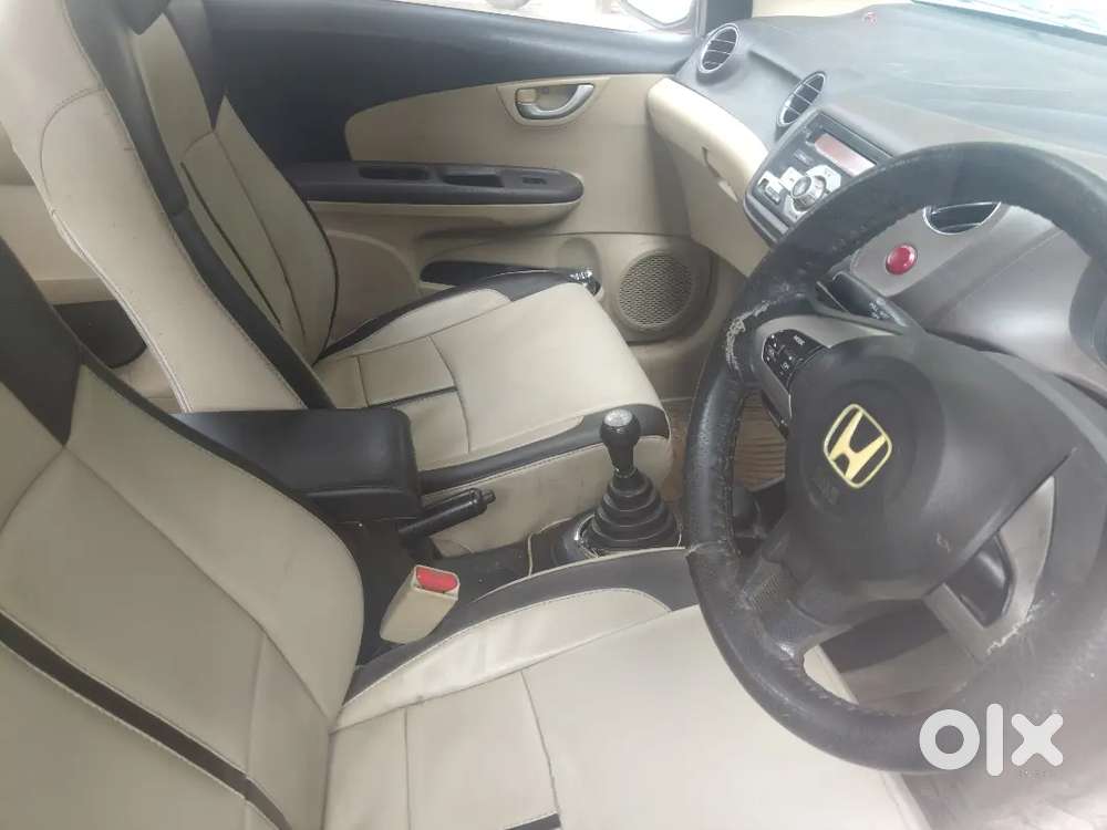 Honda Brio 1.2 V 2012