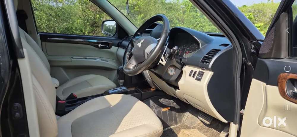 Mitsubishi Pajero Sports. Autometic