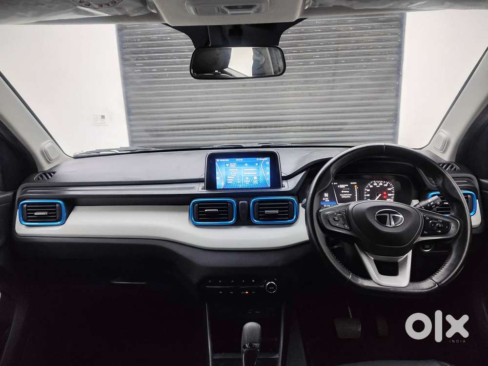 Tata Punch 1.2 Revotron Creative Amt Dual Tone, 2024, Petrol