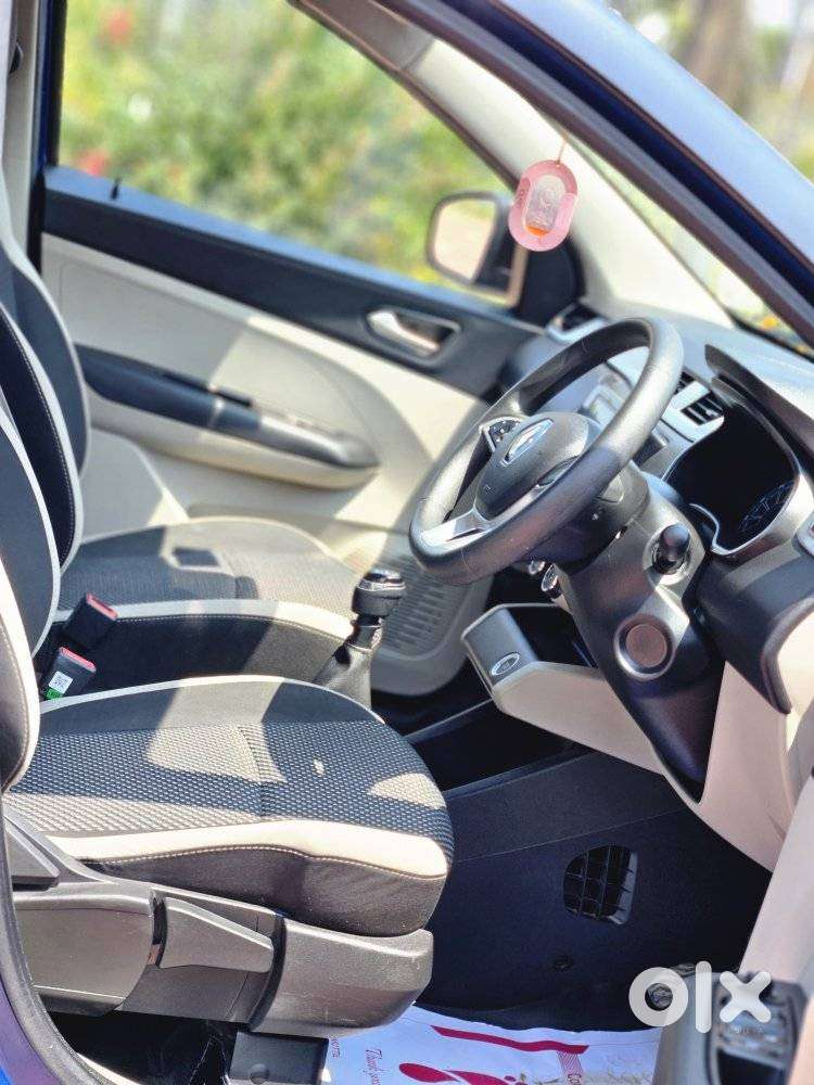 Renault Triber Rxz, 2022, Petrol