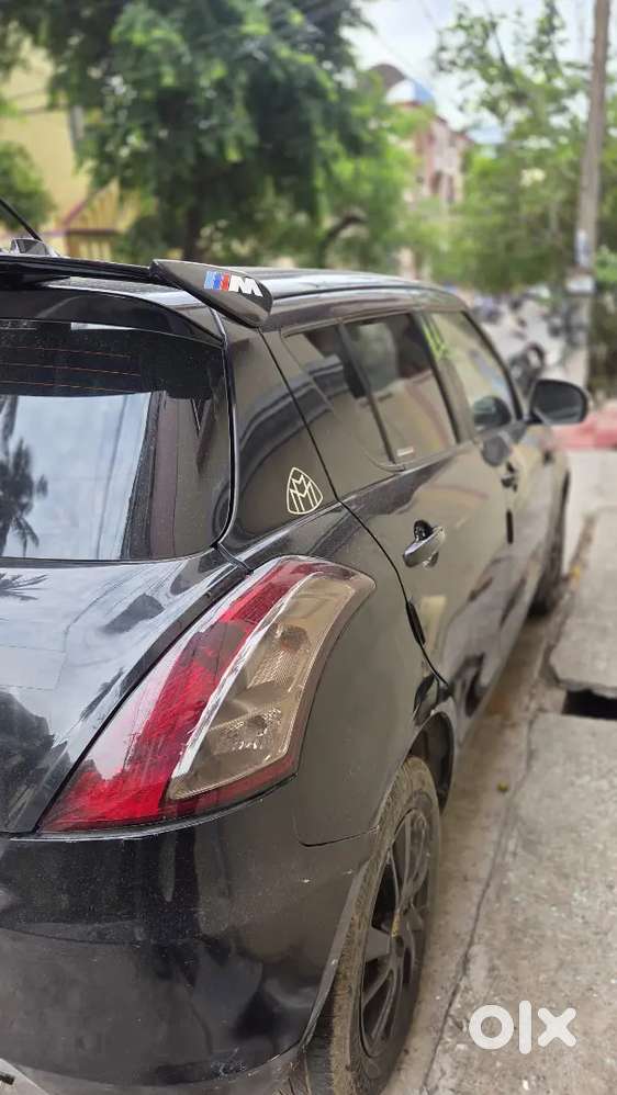 Maruti Suzuki Swift 2013 Diesel Zdi Alloywheels Top End