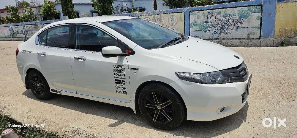 Well Maintained Honda City Ivtec With New Tyres