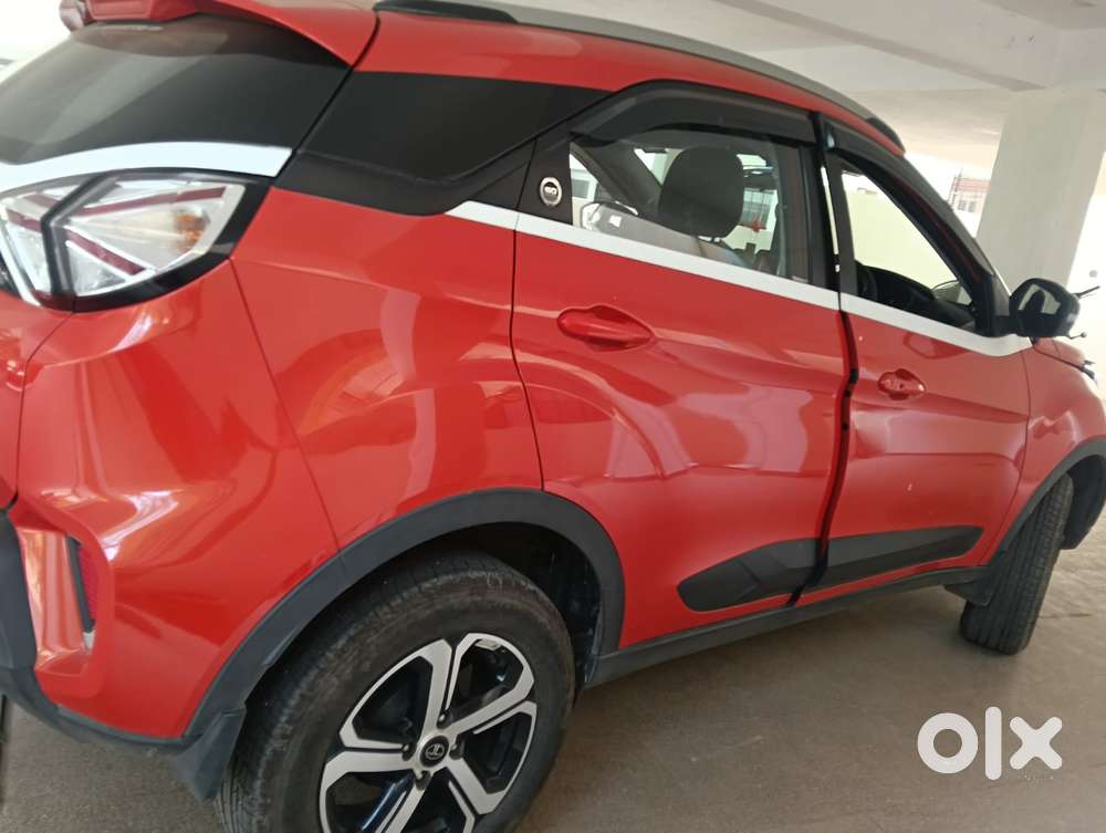 Tata Nexon 1.2 Revotron Xza Plus (o) Amt, 2023, Petrol