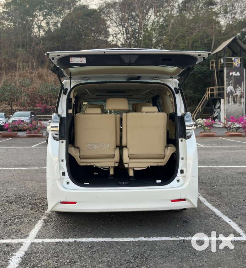 Toyota Vellfire Vip – Executive Lounge, 2023, Petrol