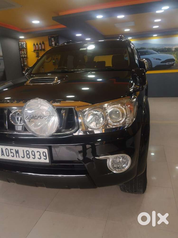 Toyota Fortuner Diesel 2011