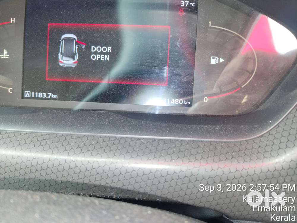 Nissan Magnite 1.0 Xv Premium, 2023, Petrol