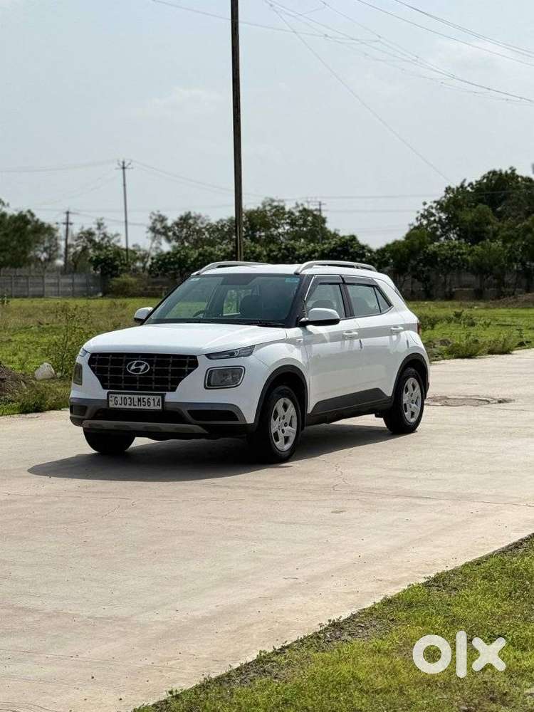 Hyundai Venue 1.2 S Plus, 2020, Cng & Hybrids
