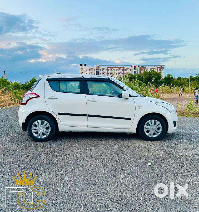Maruti Suzuki Swift Lxi Bsiv, 2012, Petrol