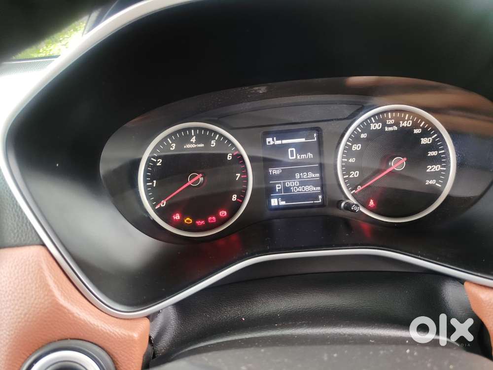 Mg Hector Plus 2020 Car 6 Seater