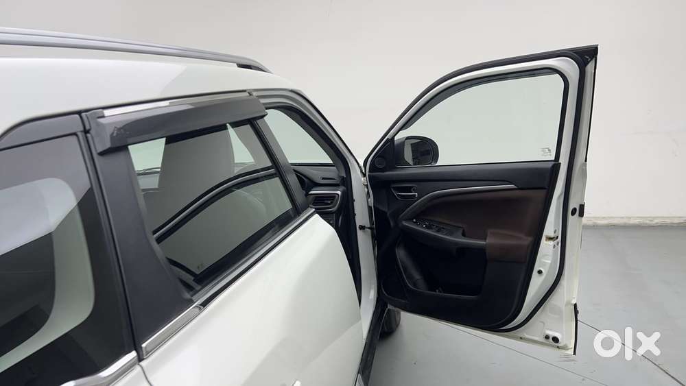 Maruti Suzuki Vitara Brezza 1.5 Zxi At, 2023, Petrol