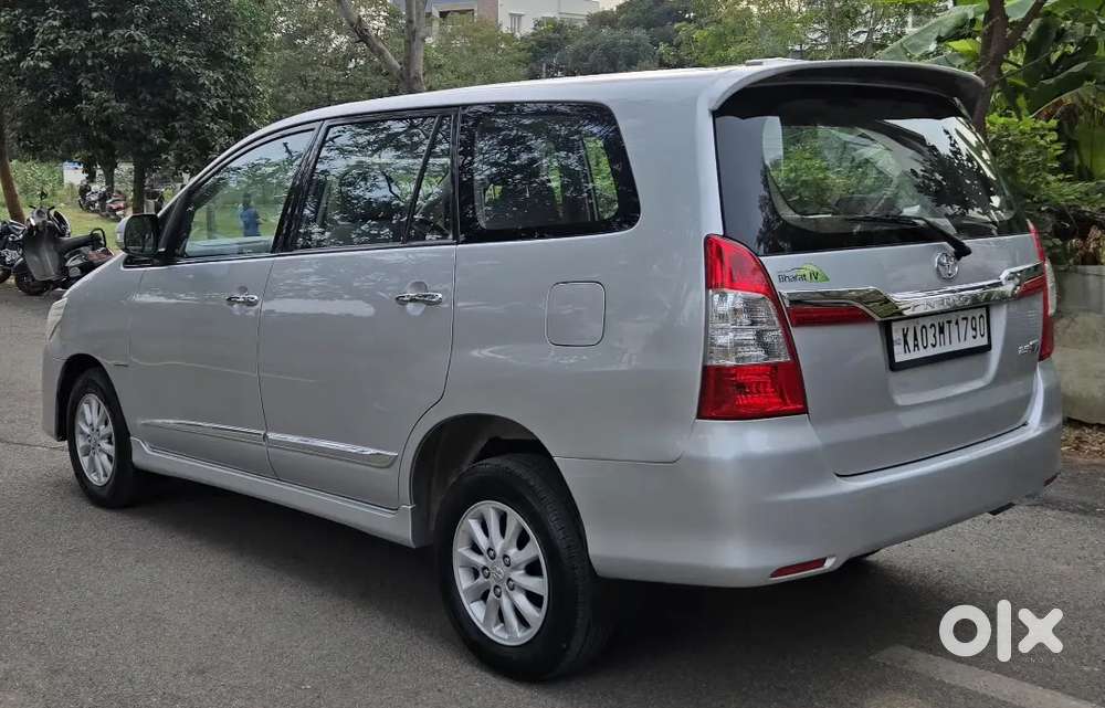 Toyota Innova 2.5 Vx Diesel Manual 2013,just 70000 Kilometers Driven
