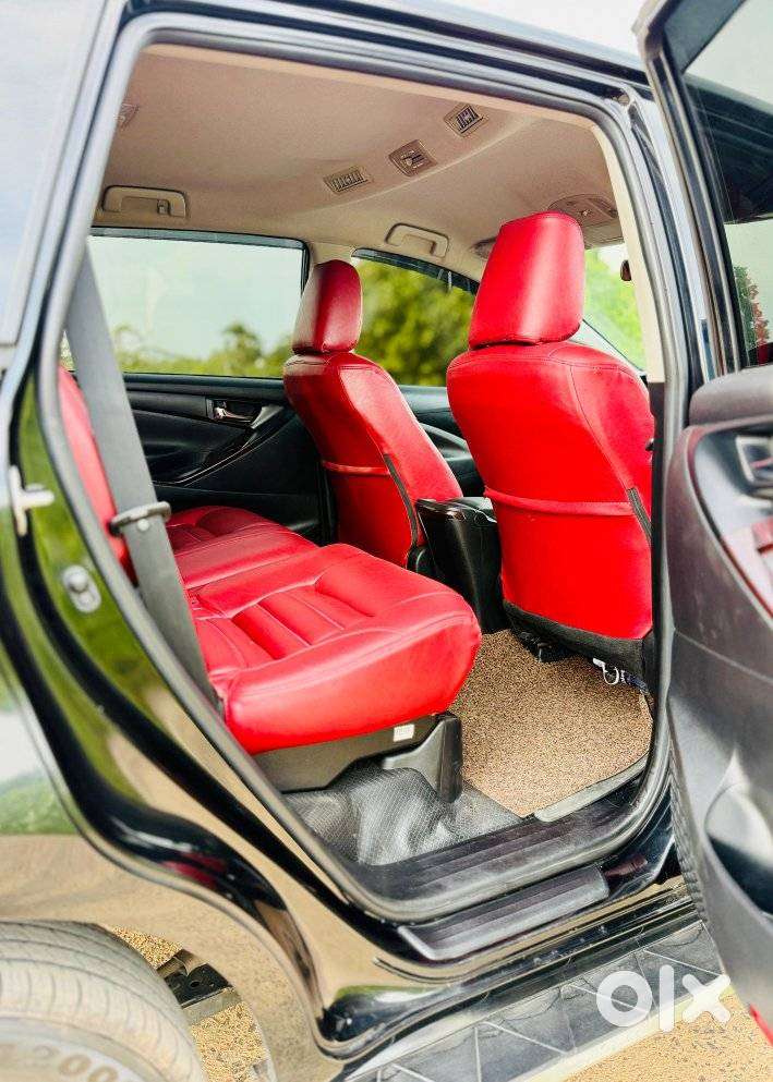 Toyota Innova Crysta 2.4 G Mt 7 Str, 2023, Diesel