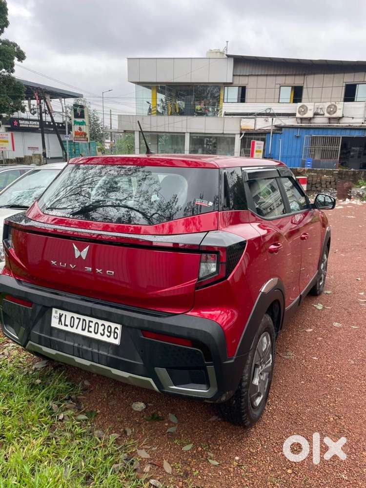 Mahindra Automatic Car 2024 Petrol Automatic