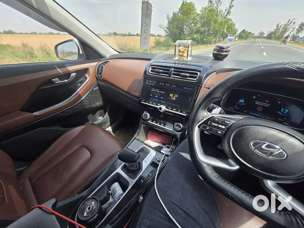 Alcazar Car Automatic Car White Colour