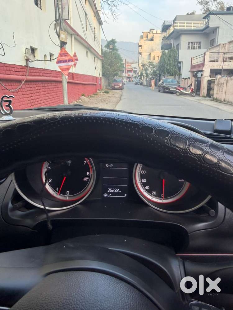 Maruti Suzuki Swift 2023 Petrol Well Maintained