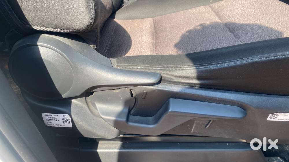 Toyota Innova Hycross 2.0 Vx Hybrid 7 Str, 2023, Petrol