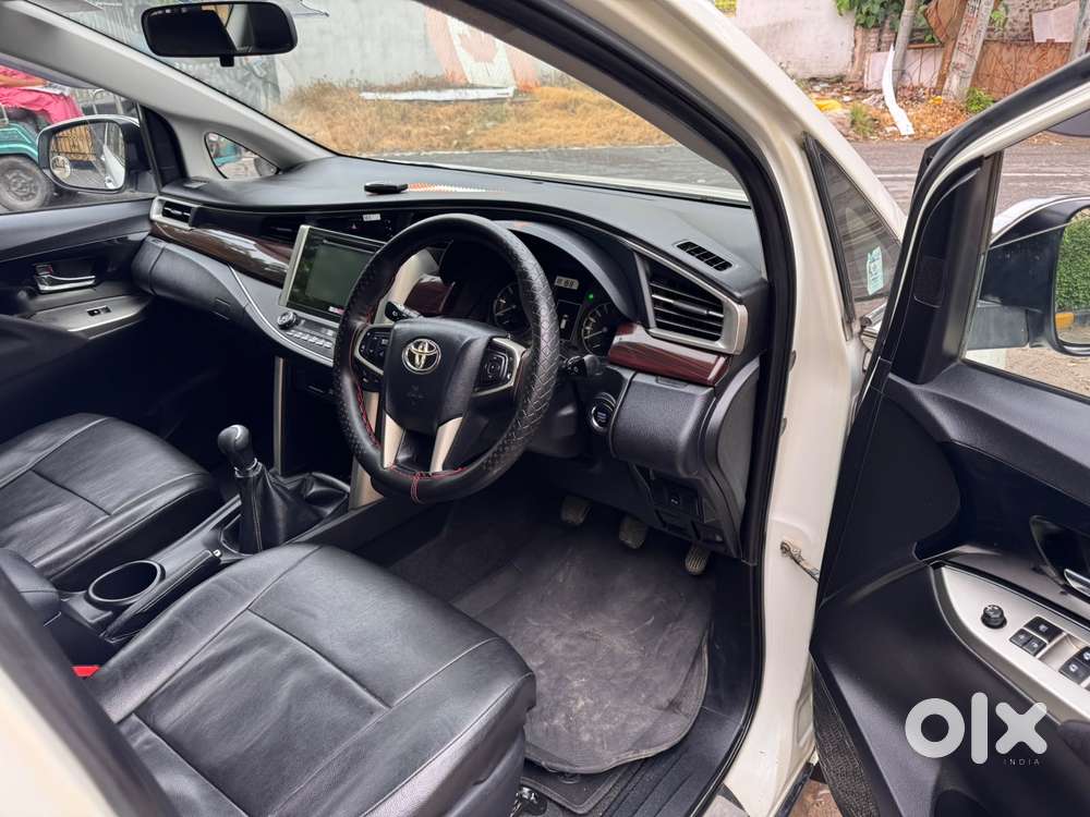 Toyota Innova Crysta 2.4 V 7 Str, 2017, Diesel