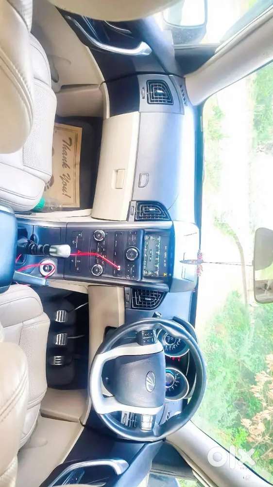 Mahindra Xuv500 W10 - 2017