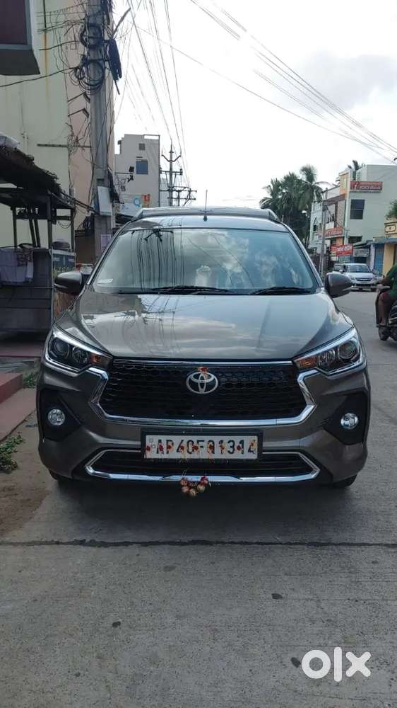 Toyota Rumion V Petrol 2025