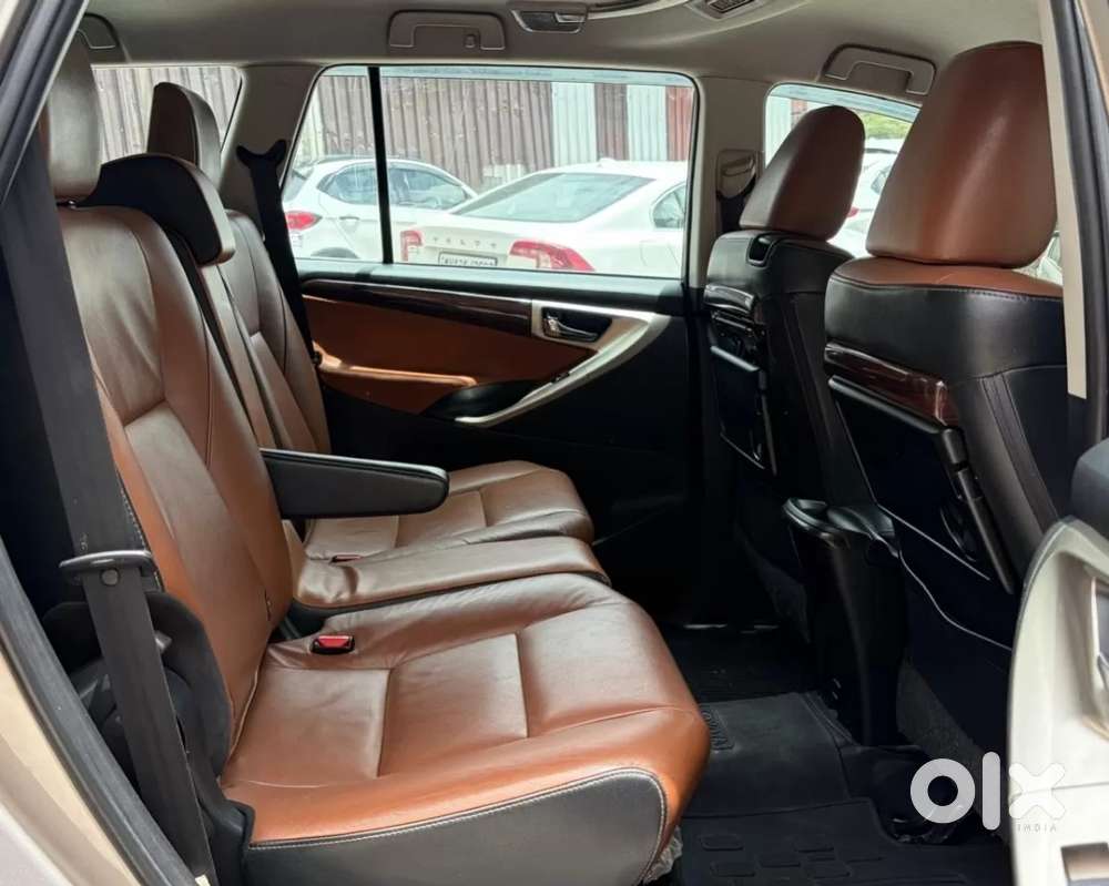 Toyota Innova Crysta 2.8 Zx At 7 Seater, 2016, Diesel