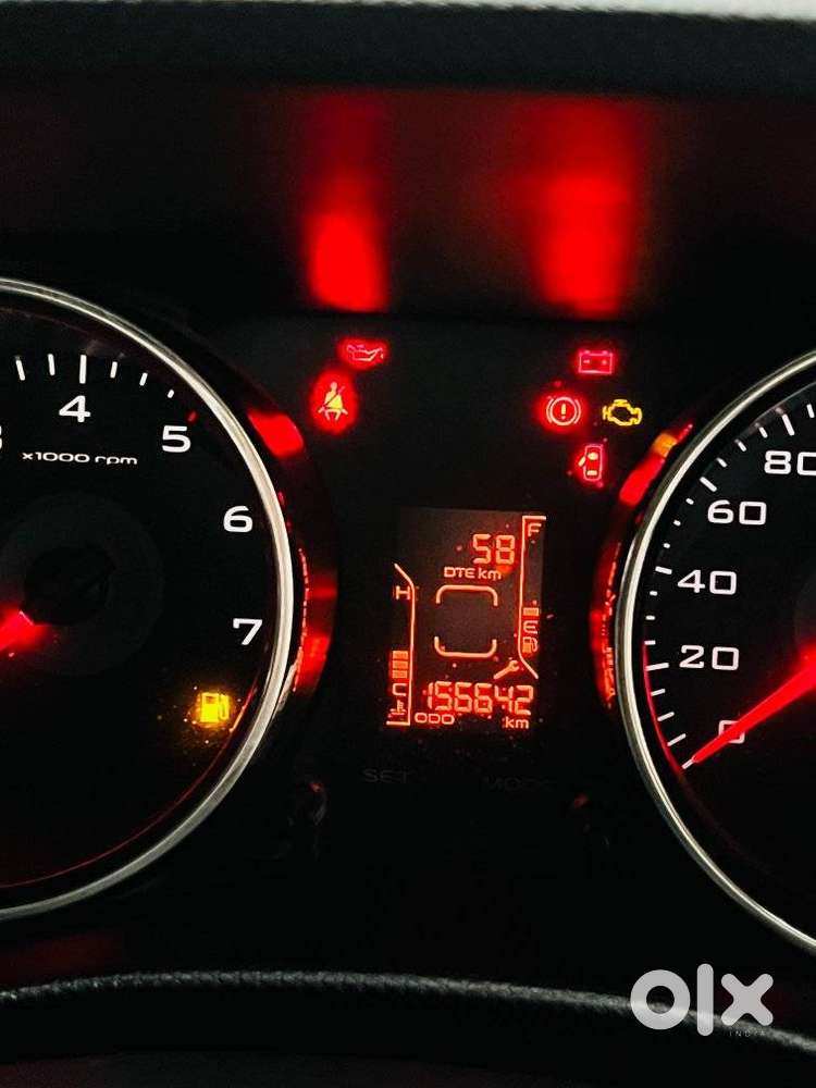 Mahindra Tuv 300 T10 Dual Tone, 2018, Diesel