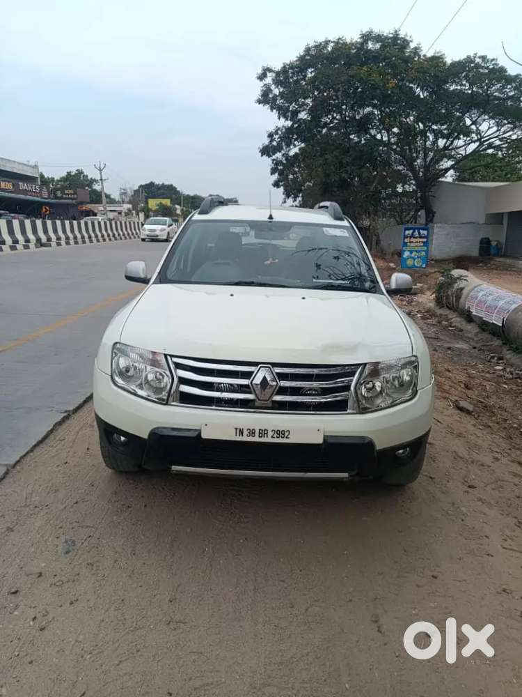 Renault Duster &ndash; White | Well Maintained | Ready To Drive!