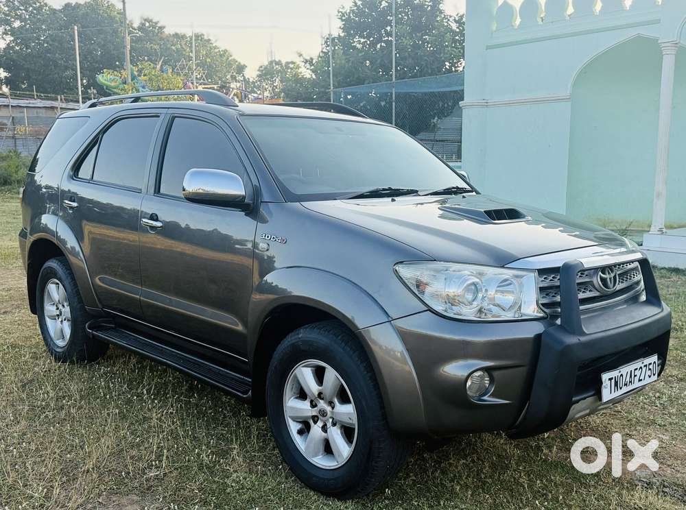 Toyota Fortuner 4x4 Manual Limited Edition, 2010, Diesel