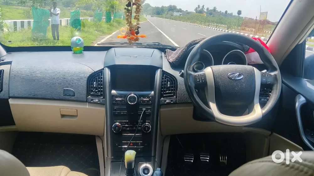 Mahindra Xuv500 2.2 W10 2017