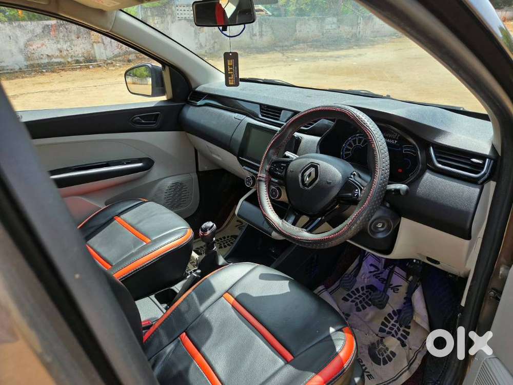 Renault Triber Rxt, 2022, Petrol