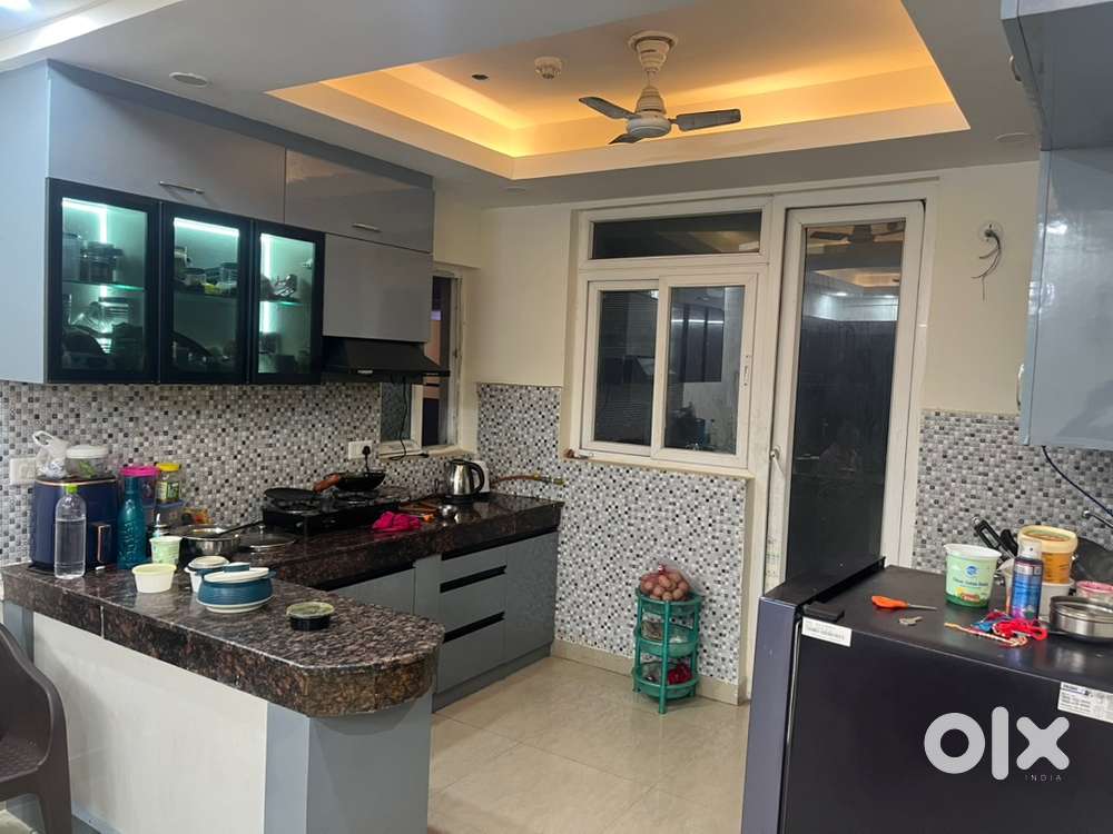 1 fully furnished room available for rent