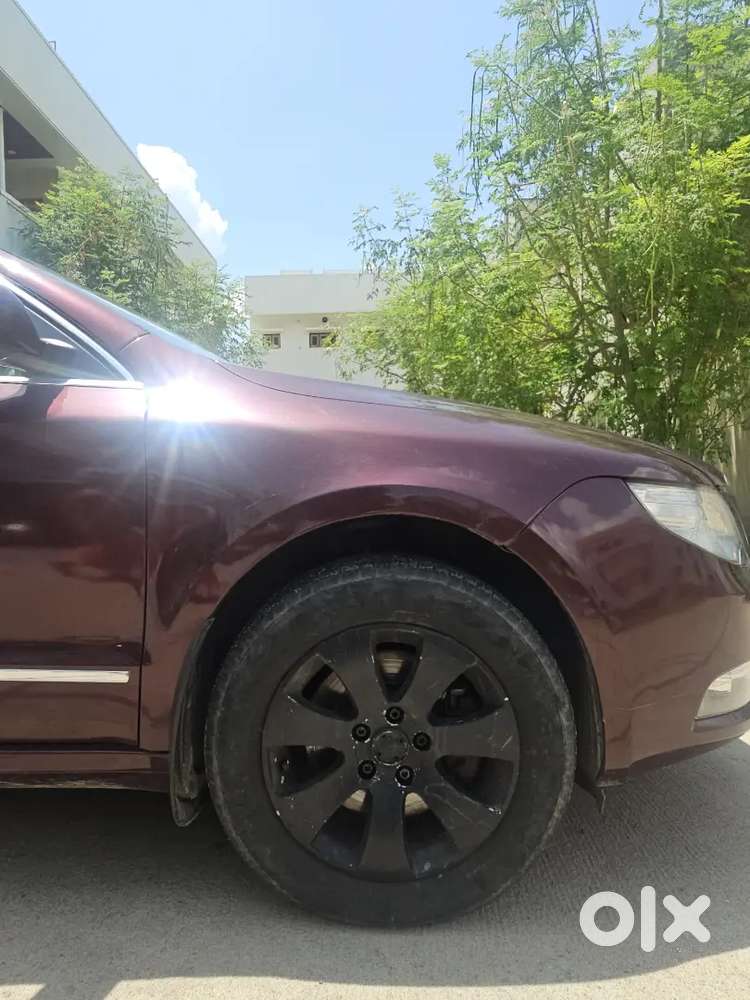 Skoda Superb Petrol 2010 Car