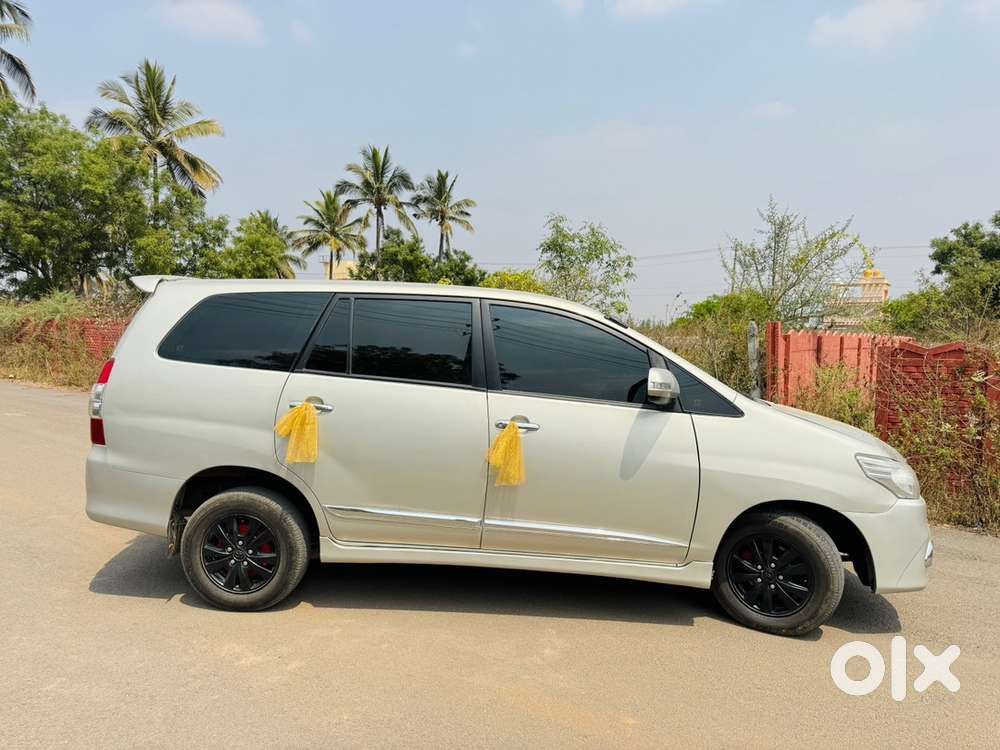Toyota Innova 2010 Diesel 280000 Km Driven